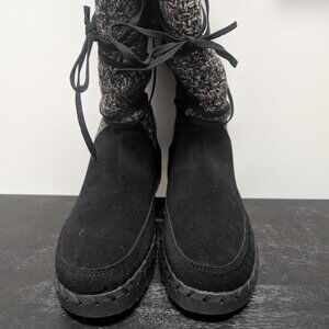 Genuine MukLuks size 6.5 New With Tags